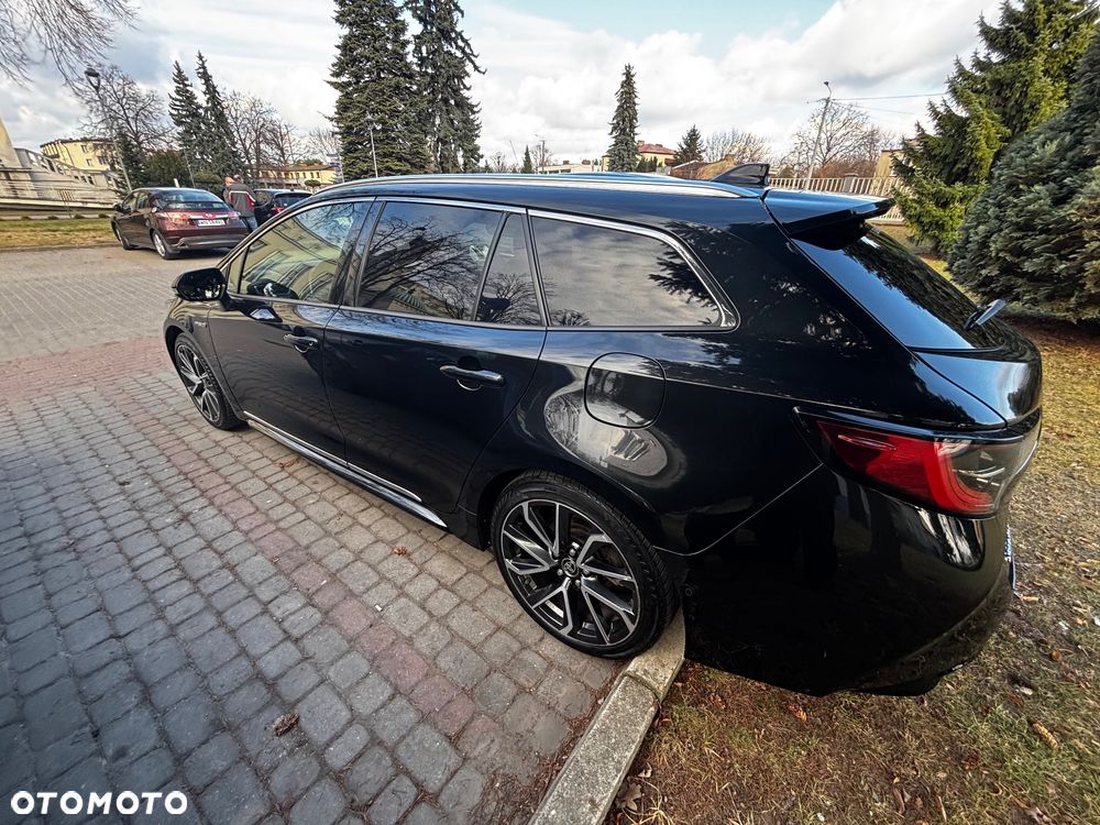 Toyota Corolla 2.0 Hybrid Executive - 7