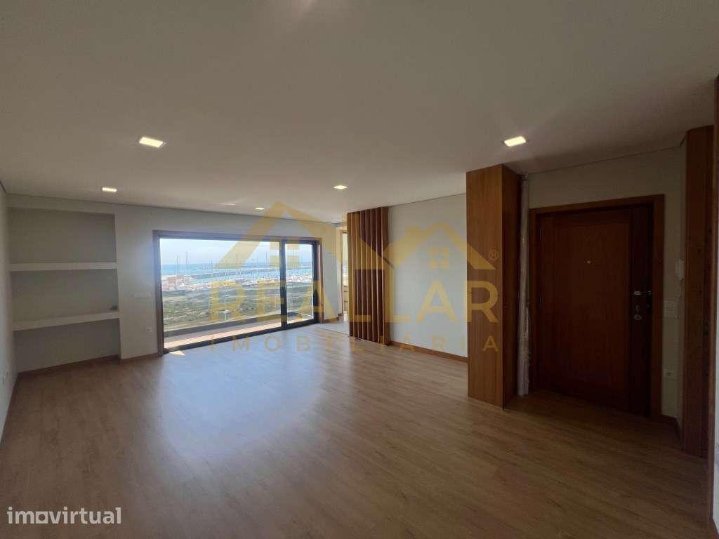 Apartamento T2 Recuado na primeira linha de mar em Vila do Conde - Grande imagem: 3/24