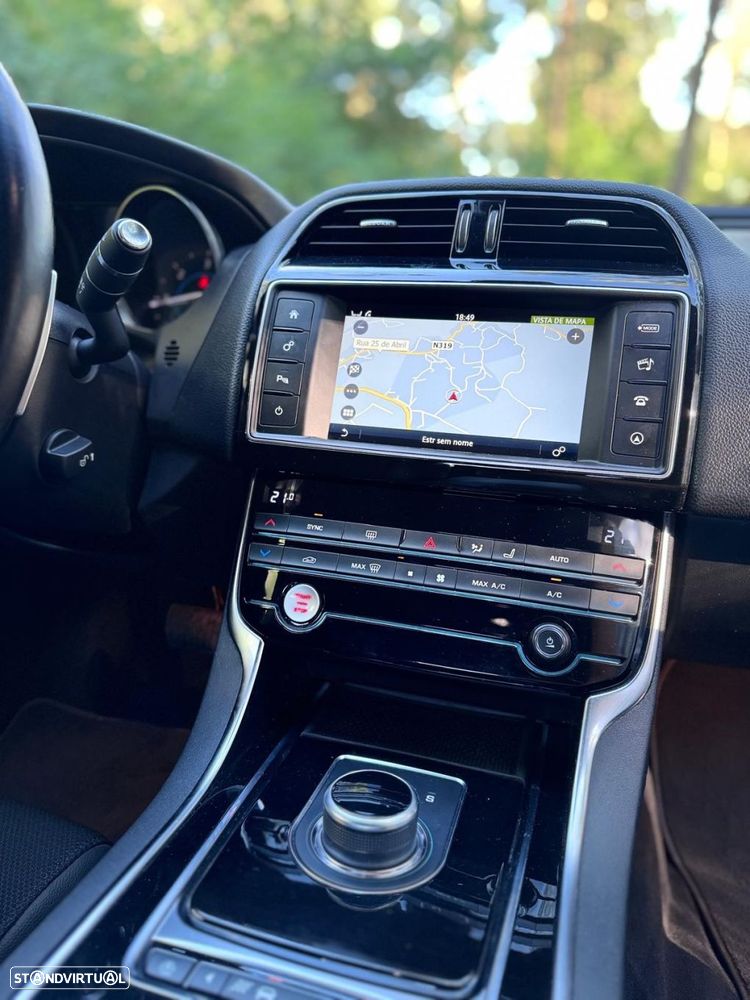 Jaguar XE 2.0 D R-Sport Aut. - 24