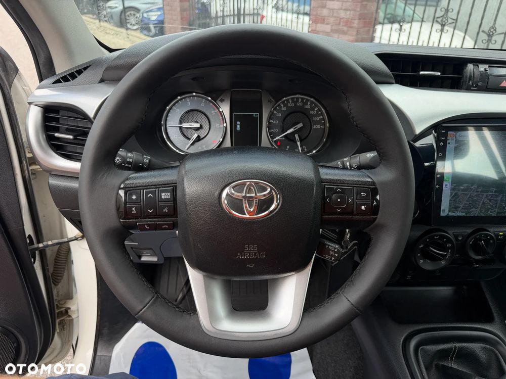 Toyota Hilux 2.4 D-4D Double Cab DLX 4x4 - 26