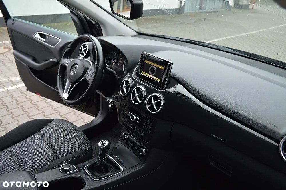 Mercedes-Benz Klasa B 180 BlueEFFICIENCY Edition - 22