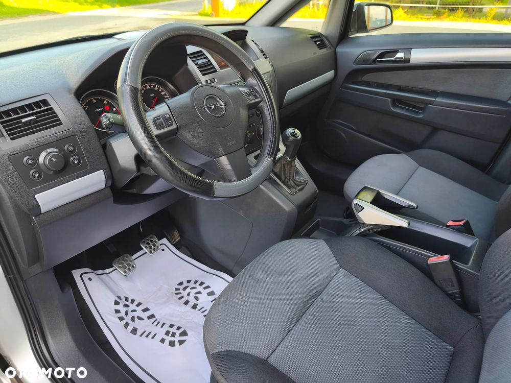 Opel Zafira 1.9 CDTI Enjoy - 25