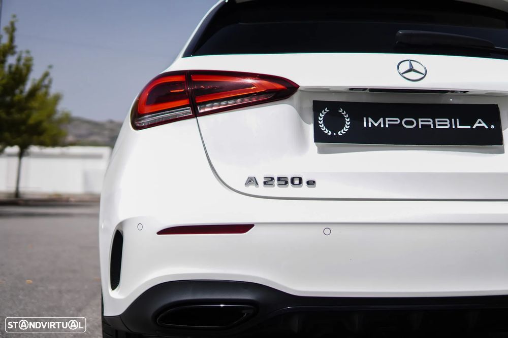 Mercedes-Benz A 250 e 8G-DCT AMG Line - 16