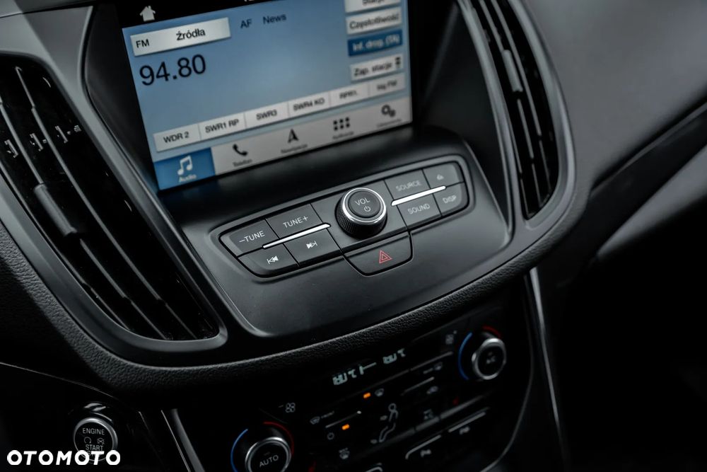 Ford Kuga 1.5 EcoBoost 2x4 ST-Line - 28