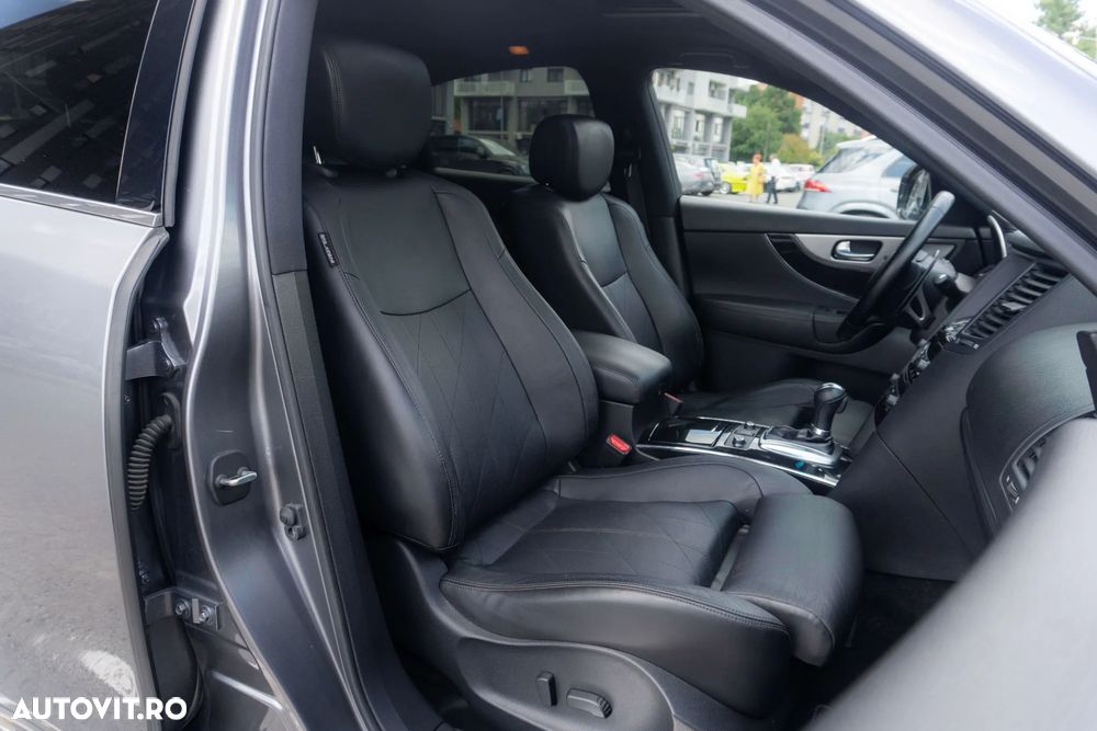 Infiniti Q70 - 29
