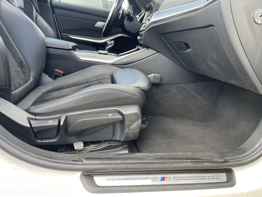 BMW Seria 3 318i Aut. M Sport - 29