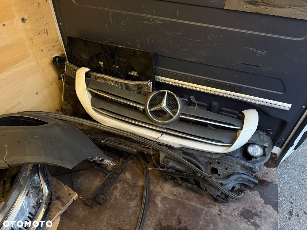 Mercedes-Benz Sprinter - 20