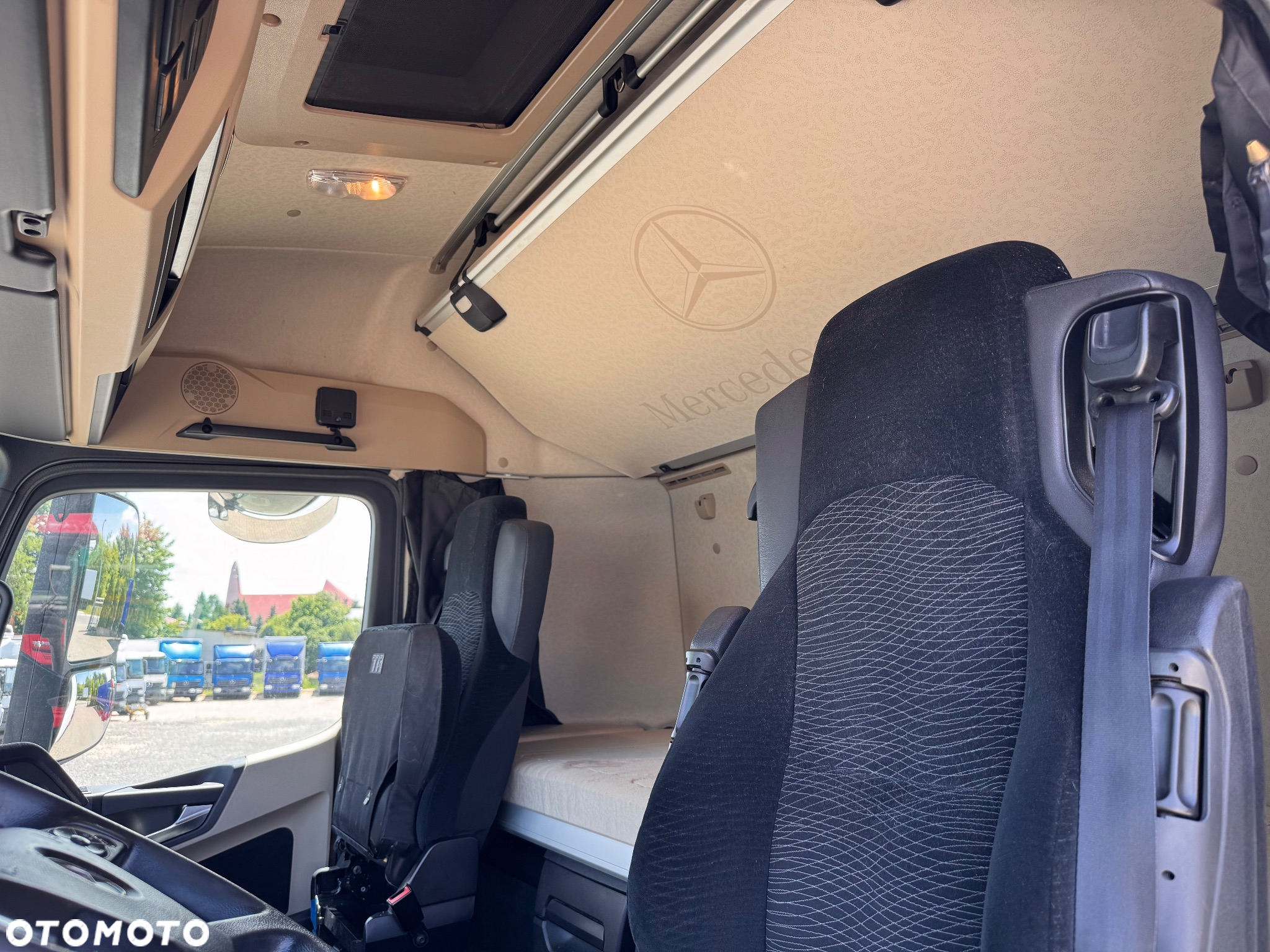 Mercedes-Benz ACTROS - 8