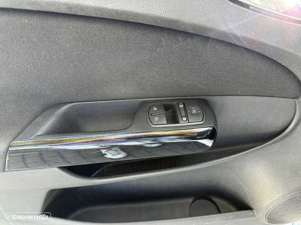 Opel Corsa 1.3 CDTI Enjoy EcoFLEX - 20