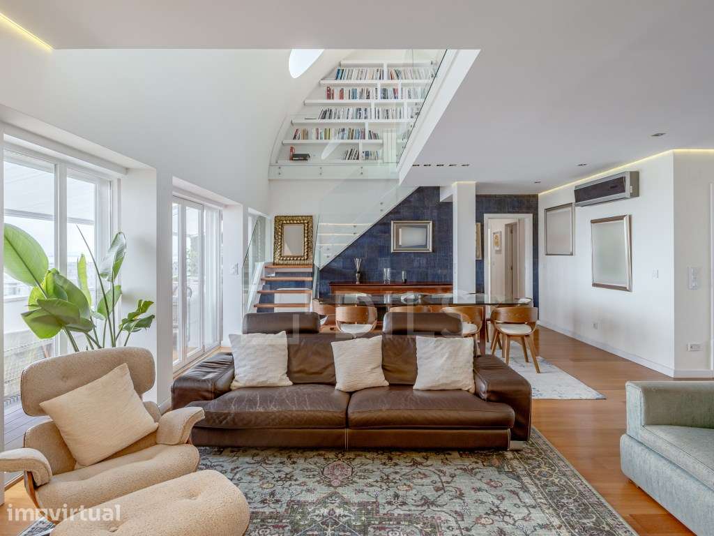 Apartamento T6 Duplex com terraços e estacionamento, com vista fron... - Grande imagem: 2/55