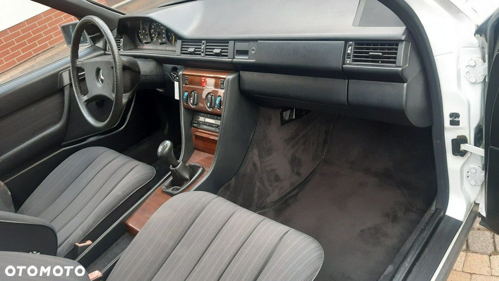 Mercedes-Benz W124 (1984-1993) - 10