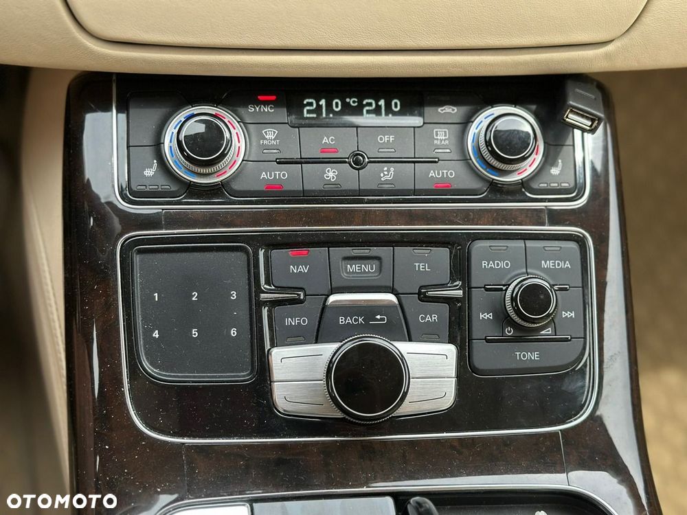 Audi A8 - 35