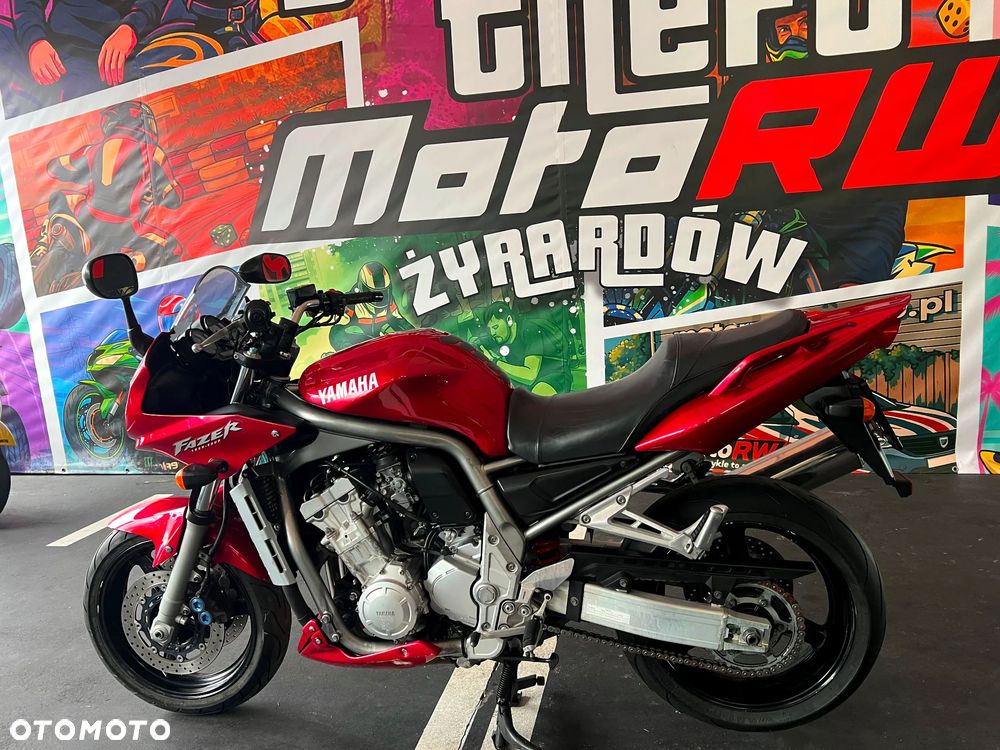 Yamaha FZS - 12