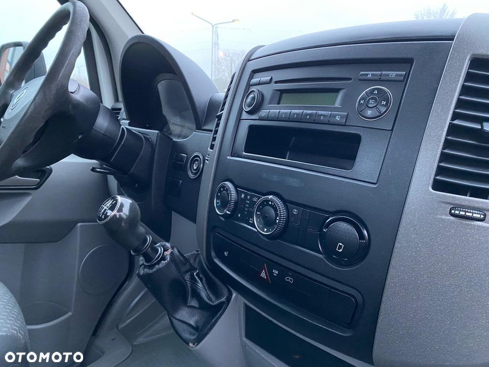 Volkswagen CRAFTER 2,0 TDI 136KM SKRZYNIOWY 350x215 KLIMATYZACJA - 40