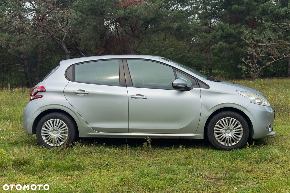 Peugeot 208 1.2 PureTech Allure - 6