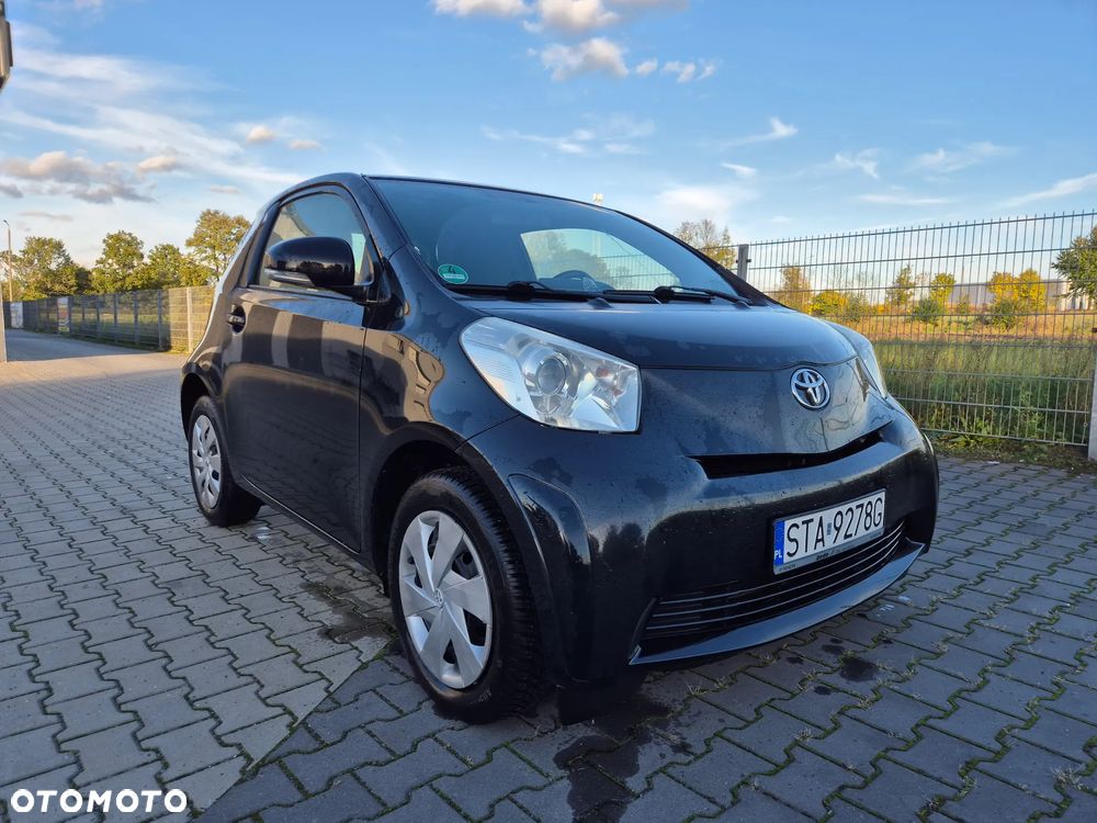 Toyota iQ - 2