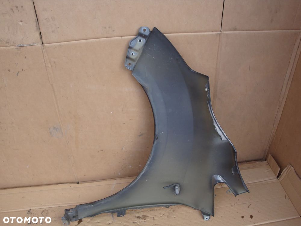 TOYOTA VERSO 09-18 błotnik prawy przedni lakier 1G3 - 4