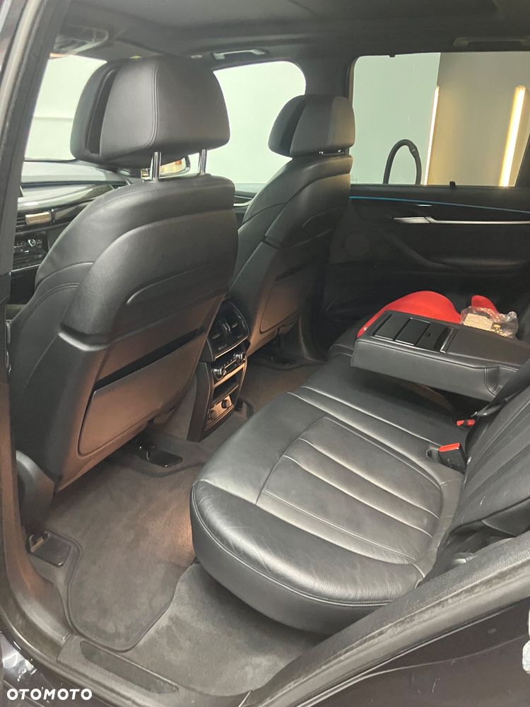 BMW X5 xDrive40d - 16
