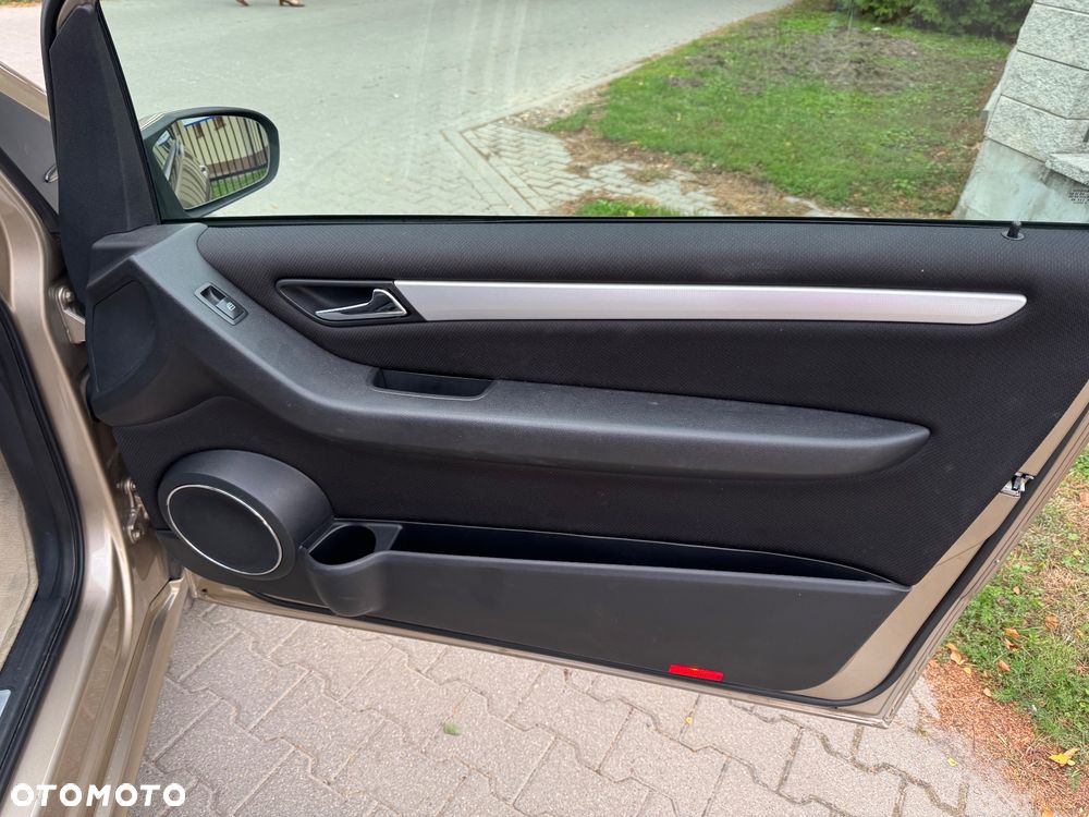 Mercedes-Benz Klasa A 170 Avantgarde - 24
