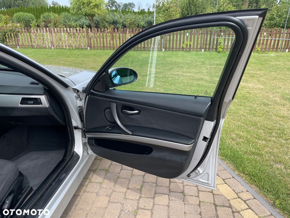 BMW Seria 3 - 23