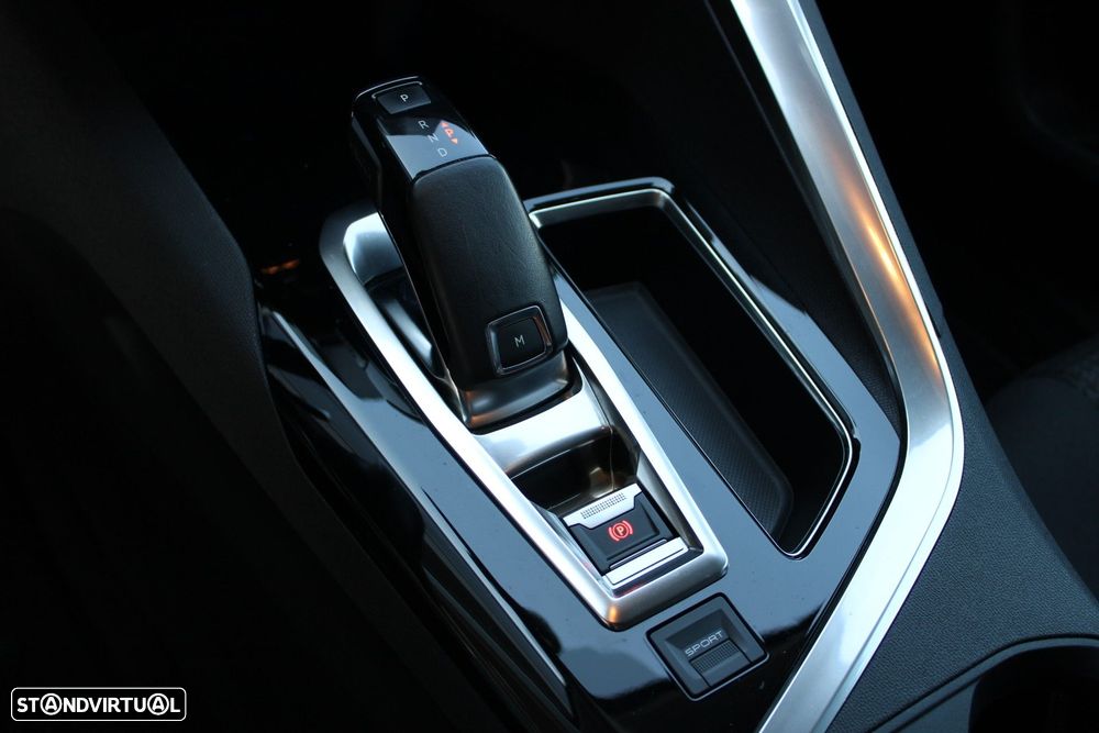 Peugeot 3008 PureTech 130 Stop & Start GPF EAT8 Active - 10