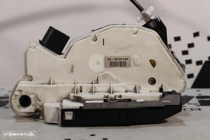 Fecho Da Porta Frente Direita Volkswagen Scirocco (137, 138)  5N283701 - 2