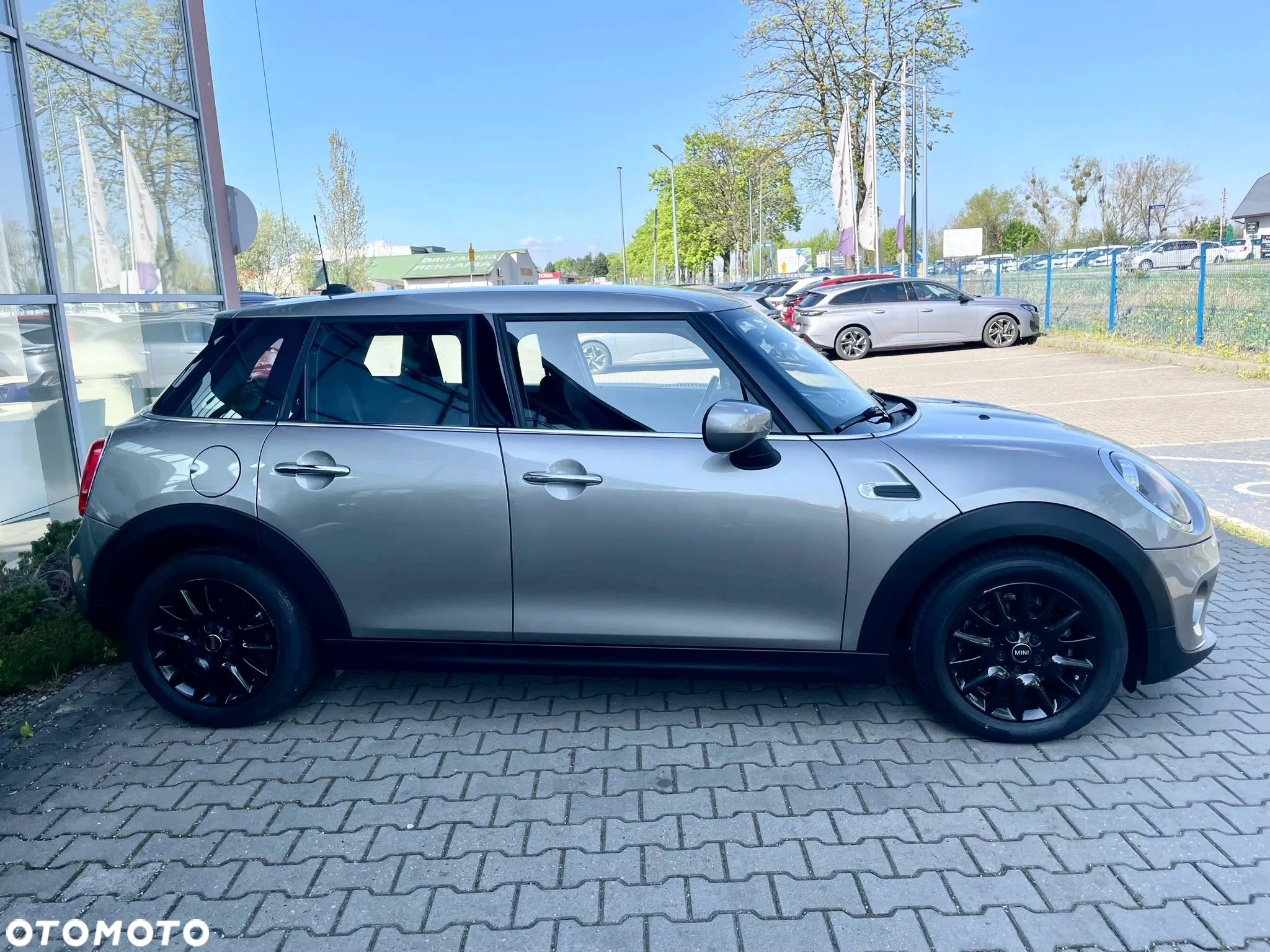 MINI ONE - 4