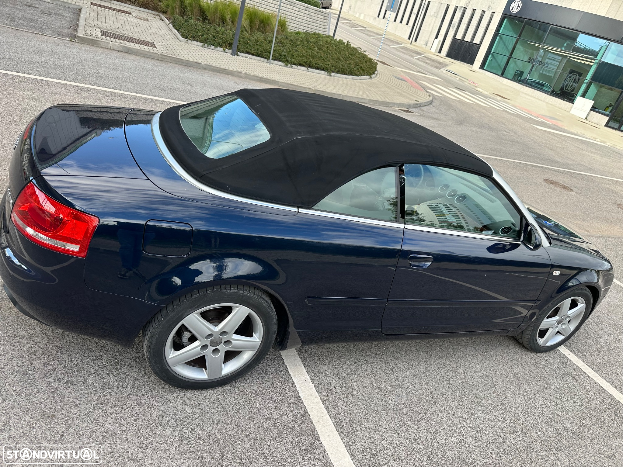 Audi A4 Cabrio 2.0 TDi Exclusive - 24