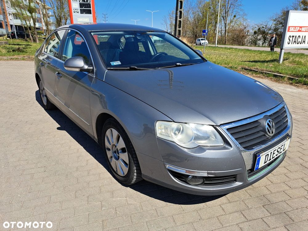 Volkswagen Passat - 4