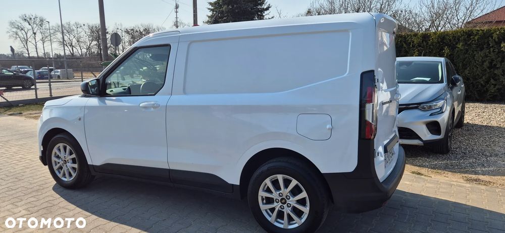 Ford COURIER - 6