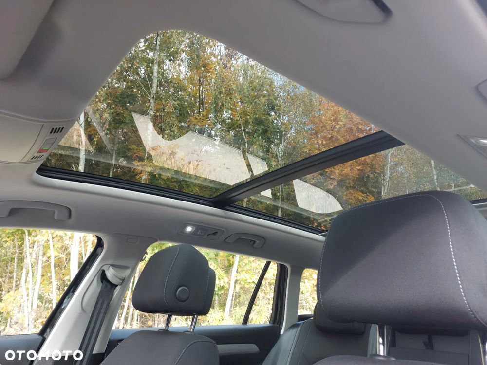Volkswagen Passat Variant 2.0 TDI SCR DSG 4Motion Elegance - 21