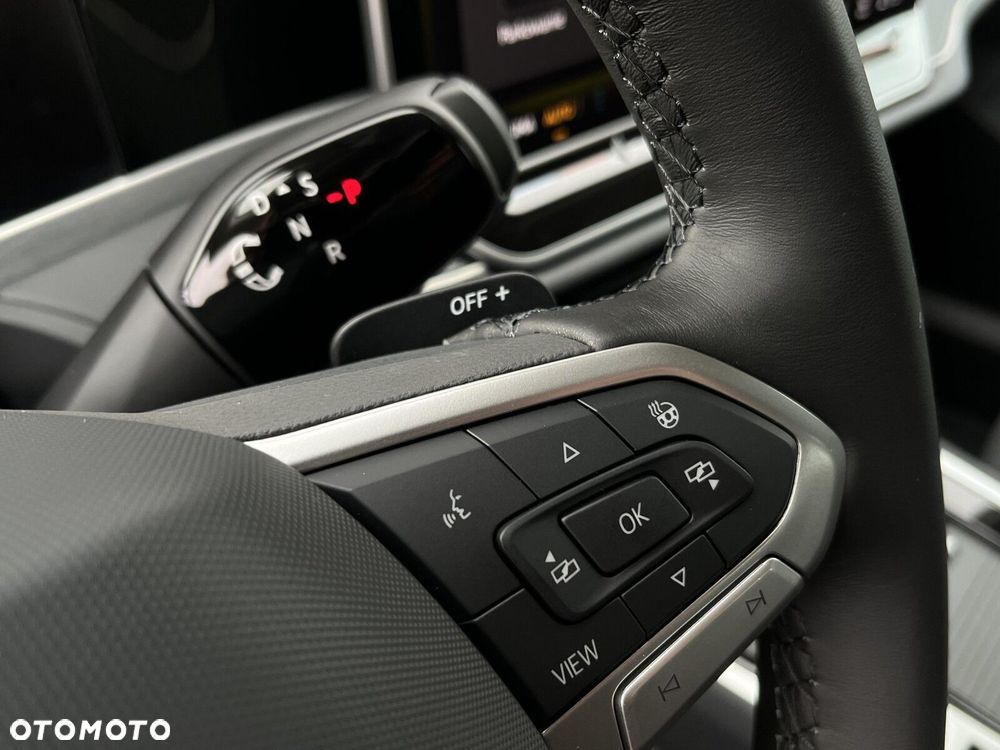Volkswagen Passat Variant 2.0 TSI Elegance DSG - 25