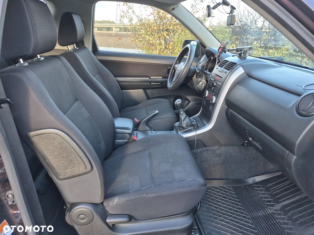 Suzuki Grand Vitara 1.6 - 12