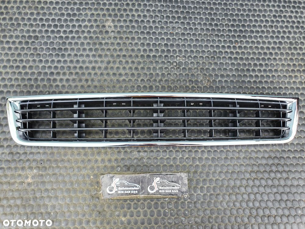 Kratka Halogen Srodkowa Zderzaka Ramka Chrom Maskownica AUDI A4 B6 - 9