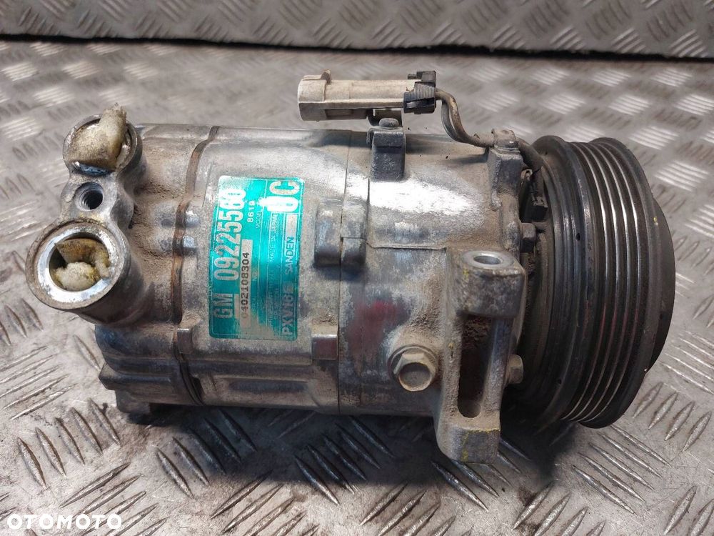 SPRĘŻARKA KOMPRESOR KLIMATYZACJI  OPEL VECTRA C 09225560 - 2
