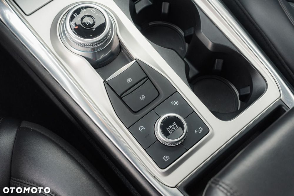 Ford Explorer - 26