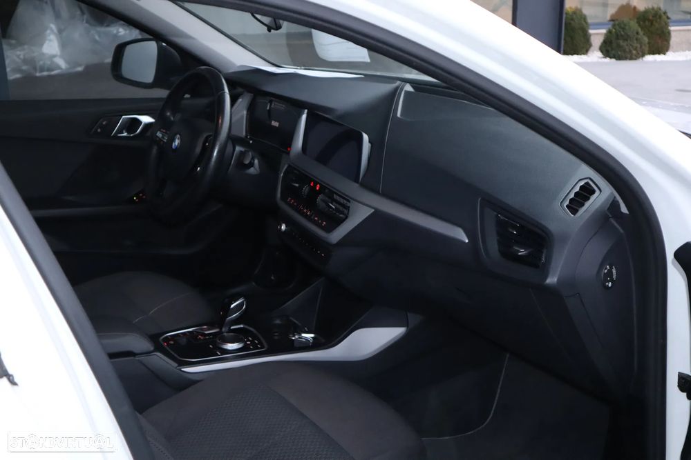 BMW 118 i Aut. Advantage - 8