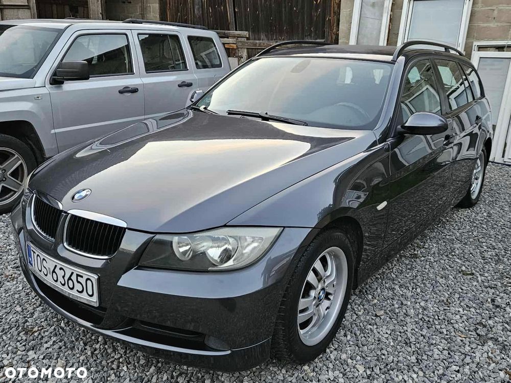 BMW Seria 3 318i Touring - 9