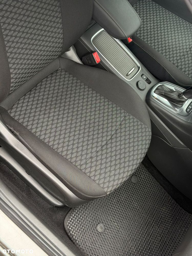 Opel Astra 1.4 T GPF Dynamic S&S - 17