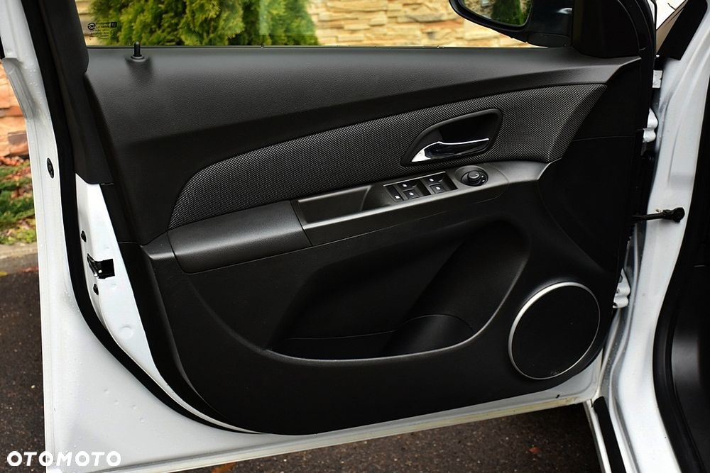 Chevrolet Cruze 1.6 LT+ - 24