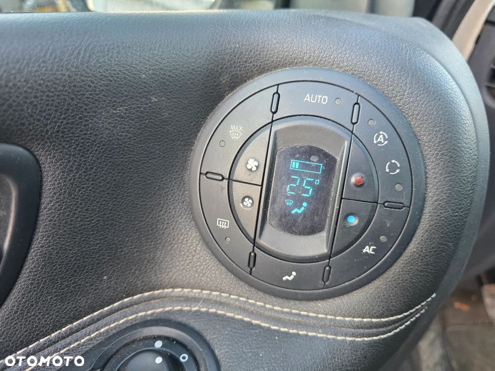 Renault Espace 2.0 dCi FAP Privilege - 25