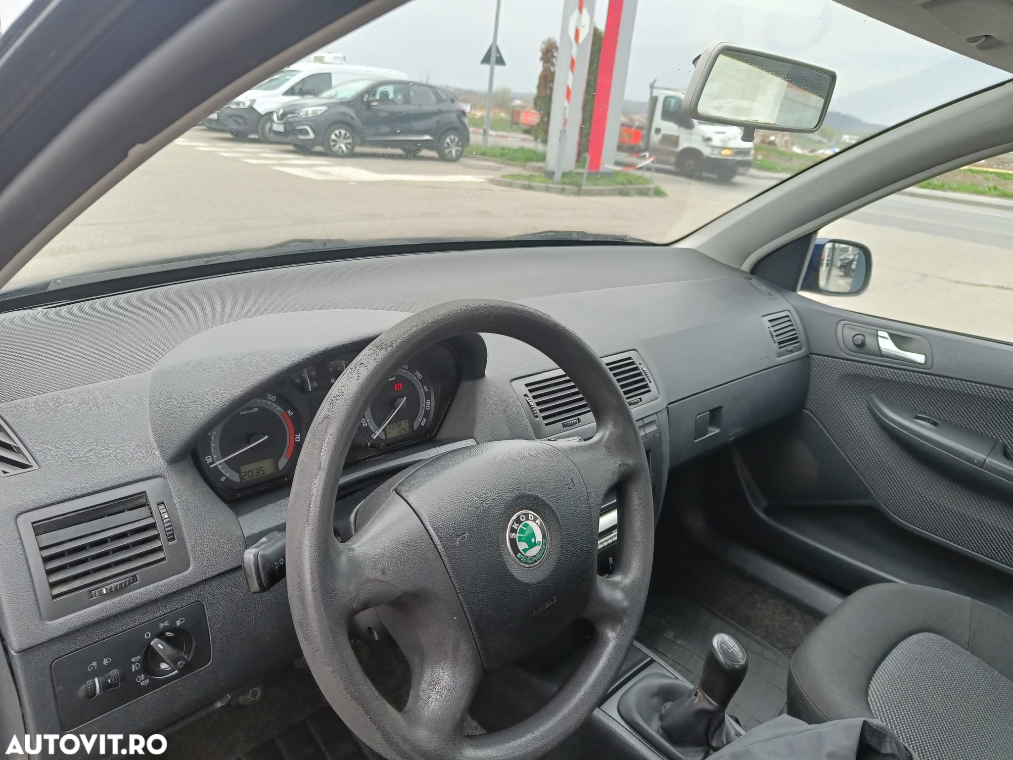 Skoda Fabia Sedan 1.2 Ambiente - 8