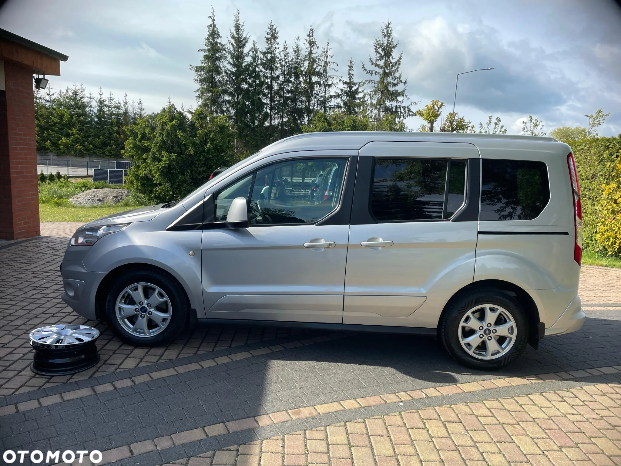 Ford Tourneo Connect - 8