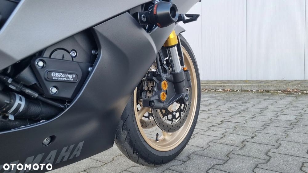 Yamaha R6 - 9
