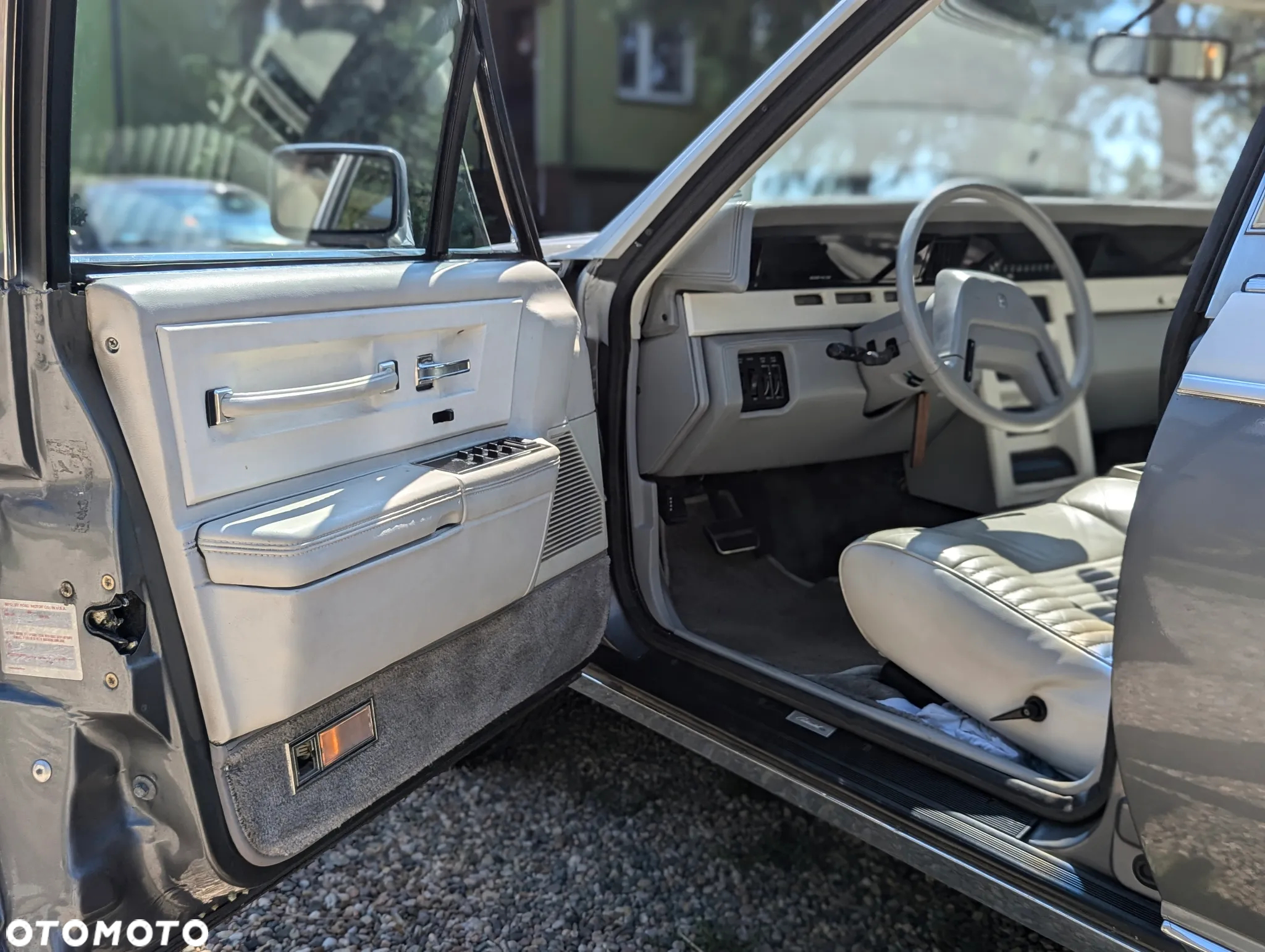 Lincoln Continental - 12