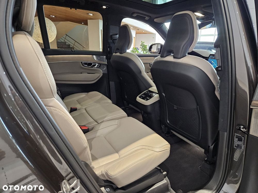 Volvo XC 90 - 35