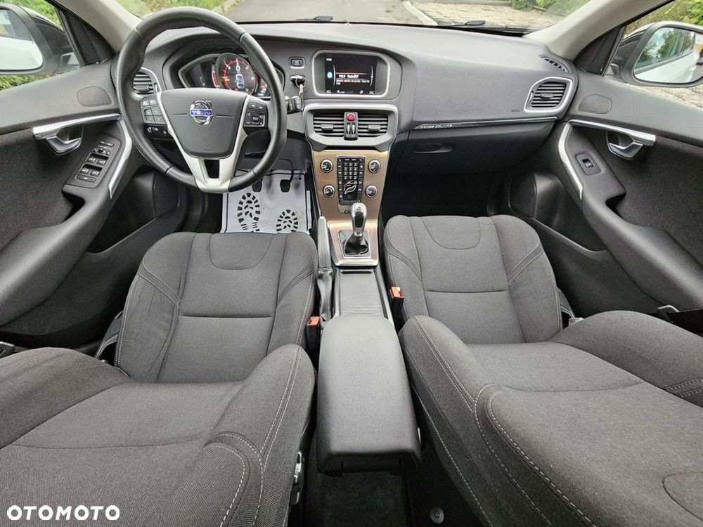 Volvo V40 D2 Drive-E Momentum - 7