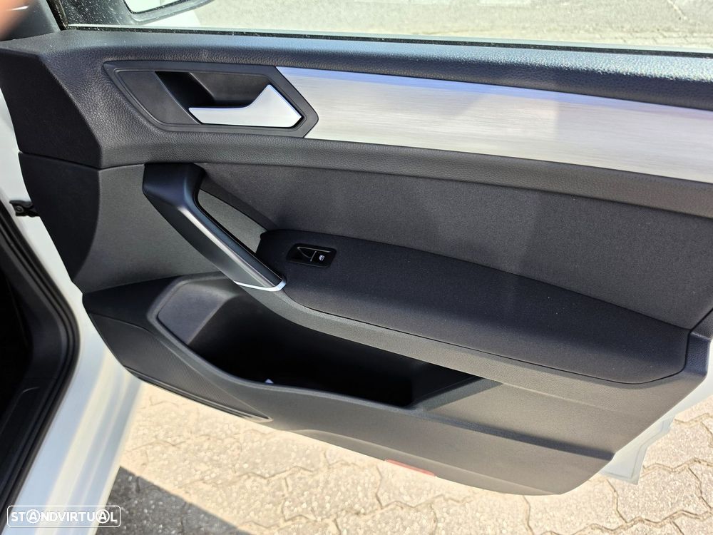 VW Touran 1.6 TDI Confortline - 37