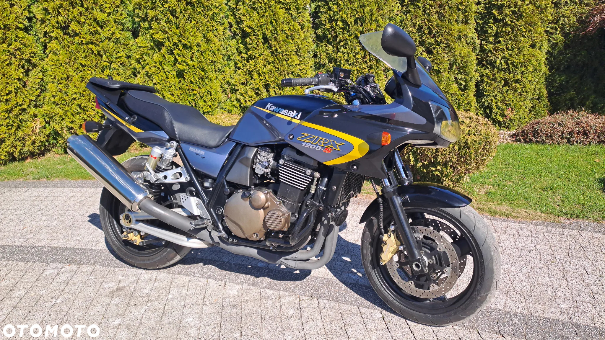 Kawasaki ZRX - 4