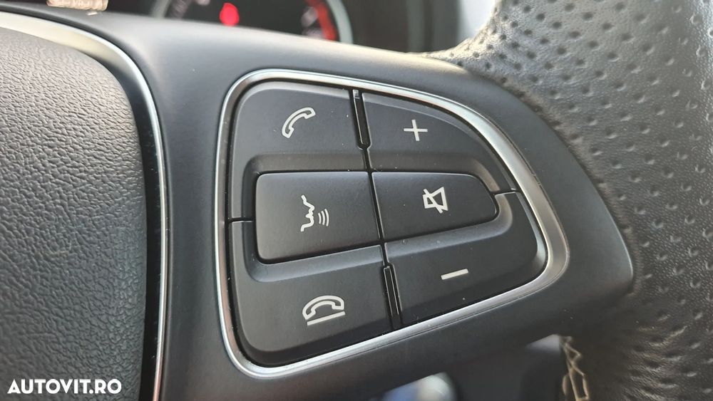 Mercedes-Benz B - 32